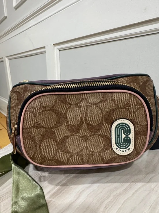 Coach Bag Court Signature Small Belt Bag - Picture 4 of 17